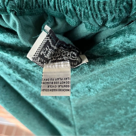 Vintage green velvet high waisted pants. Size Large - Picture 6 of 7